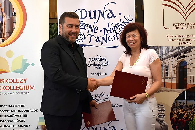 Együttműködési megállapodás a Duna Népzene-Néptánc Tanodával.