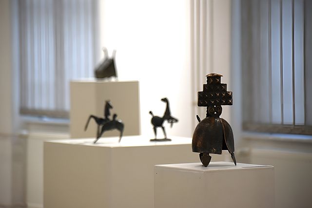 Sánta Csaba szobrászművész kiállításának megnyitója a Kortárs Galériában.