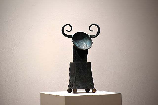 Sánta Csaba szobrászművész kiállításának megnyitója a Kortárs Galériában.