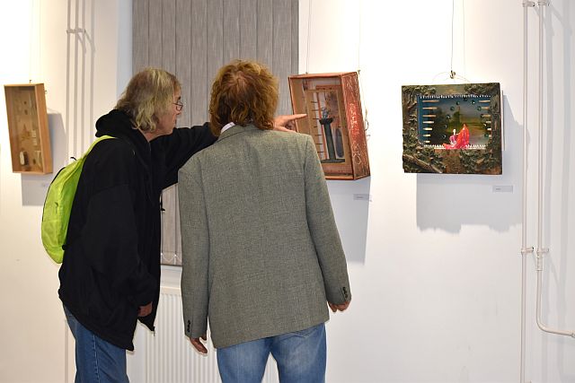 László János kiállításának megnyitója a Kortárs Galériában.