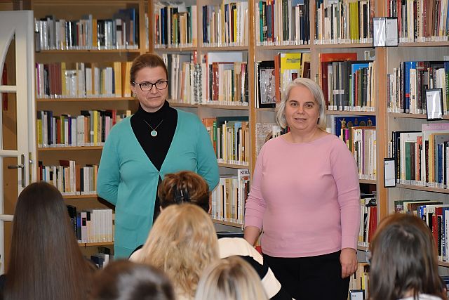 Éber Anna előadása a könyvtárban