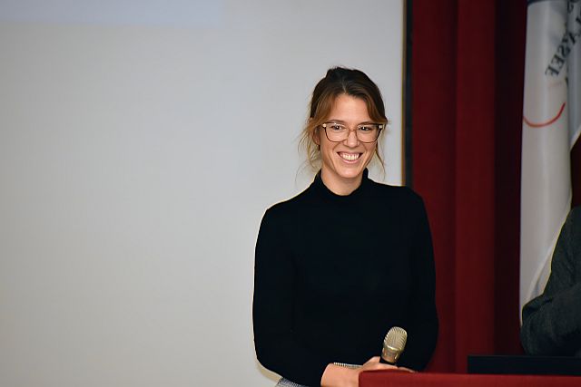 Tudományos előadás a főiskolán.