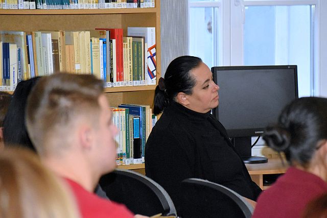 Éber Anna előadása a könyvtárban