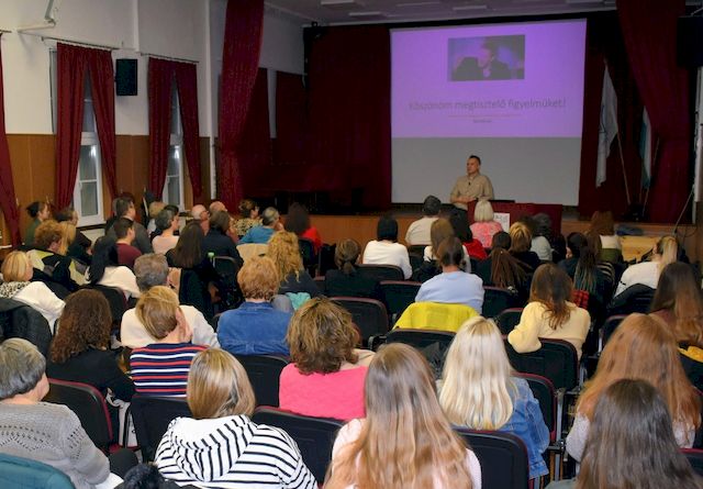 Dr. habil. Birkás Béla előadása az EJF-en.