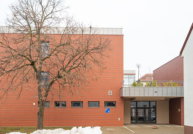 Befejeződött az Eötvös József Főiskola „B” épületének energetikai korszerűsítése