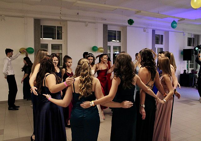 2025. évi gólyabál az EJF-en.