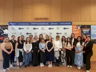 Látogatás a Kerekasztal Színházban