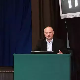 Kernya László