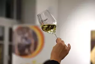 Színek, illatok, ízek – a borkóstolás alapjai