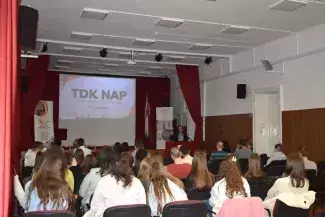Témaajánlások hallgatóknak 
