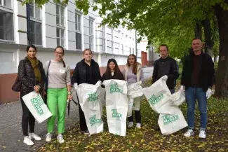 Szemétszedés az EJF-es csapattal