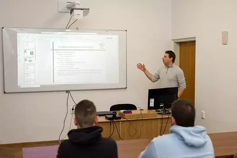 Gazdálkodási és menedzsment szak - illusztráció