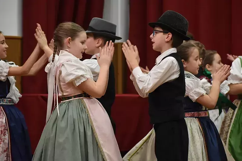 Ének, muzsika, tánc: bemutatkozott a Duna Népzene-Néptánc Tanoda az EJF-en