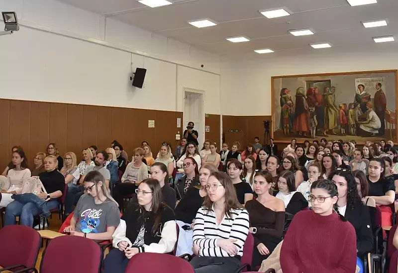 Irodalmi kalandozás Tóth Krisztinával