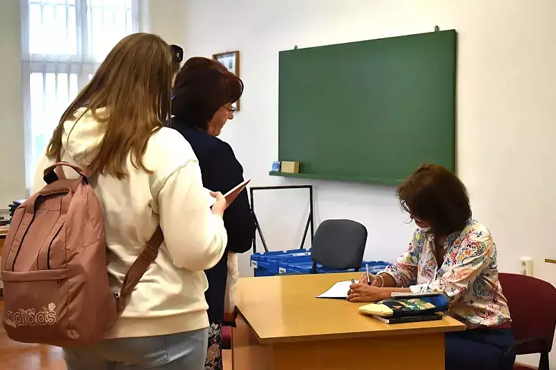 Irodalmi kalandozás Tóth Krisztinával