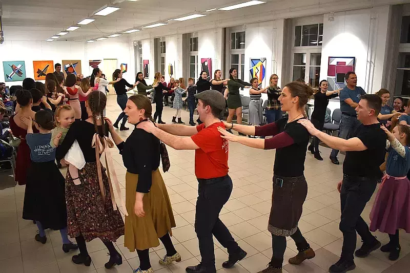 Farsangolás a Duna Népzene-Néptánc Tanodával